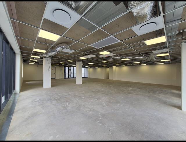 285M² OFFICE TO LET IN GLENADRIENNE